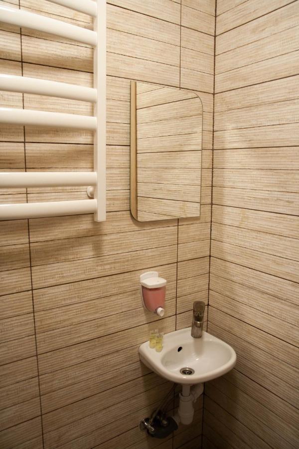 Світло Цілодобово Apartments In The City Center Lviv Exterior foto