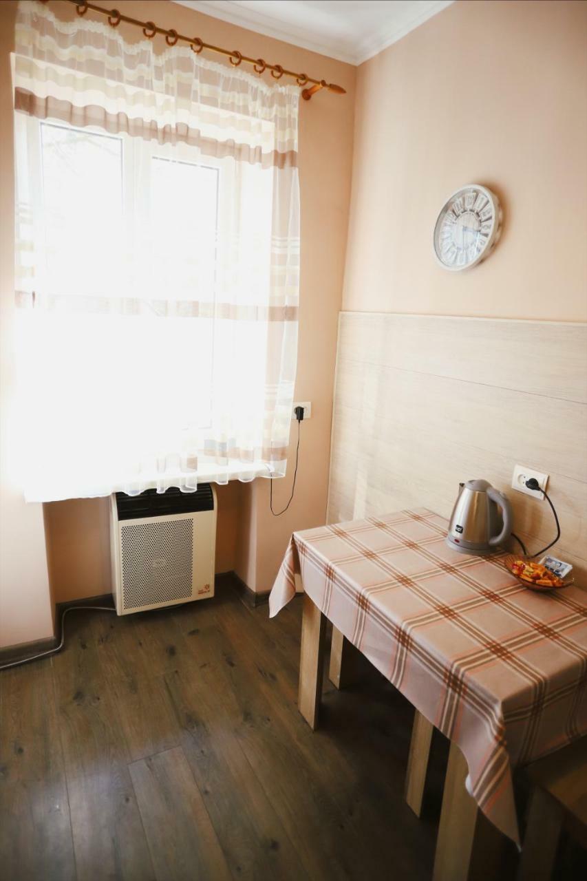 Світло Цілодобово Apartments In The City Center Lviv Exterior foto